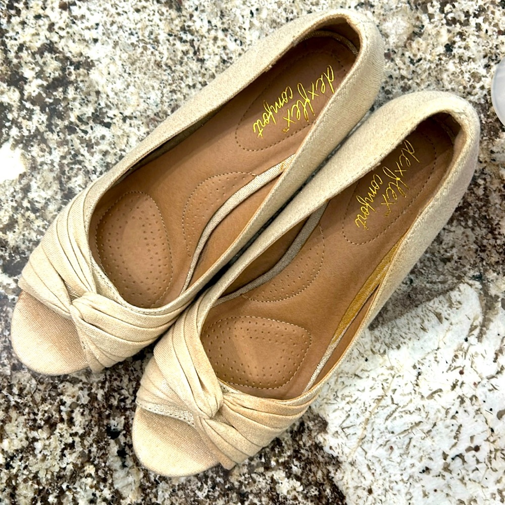 Women’s gold peep toe wedge